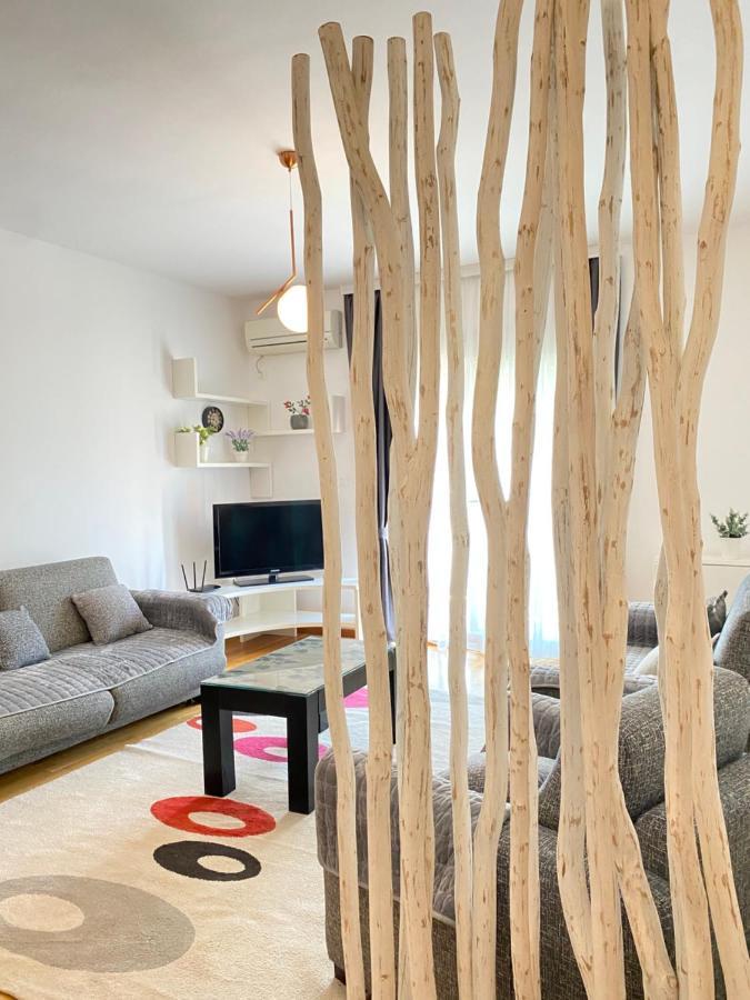 Apartman Vesna City 2. Pg Podgoriţa Exterior foto